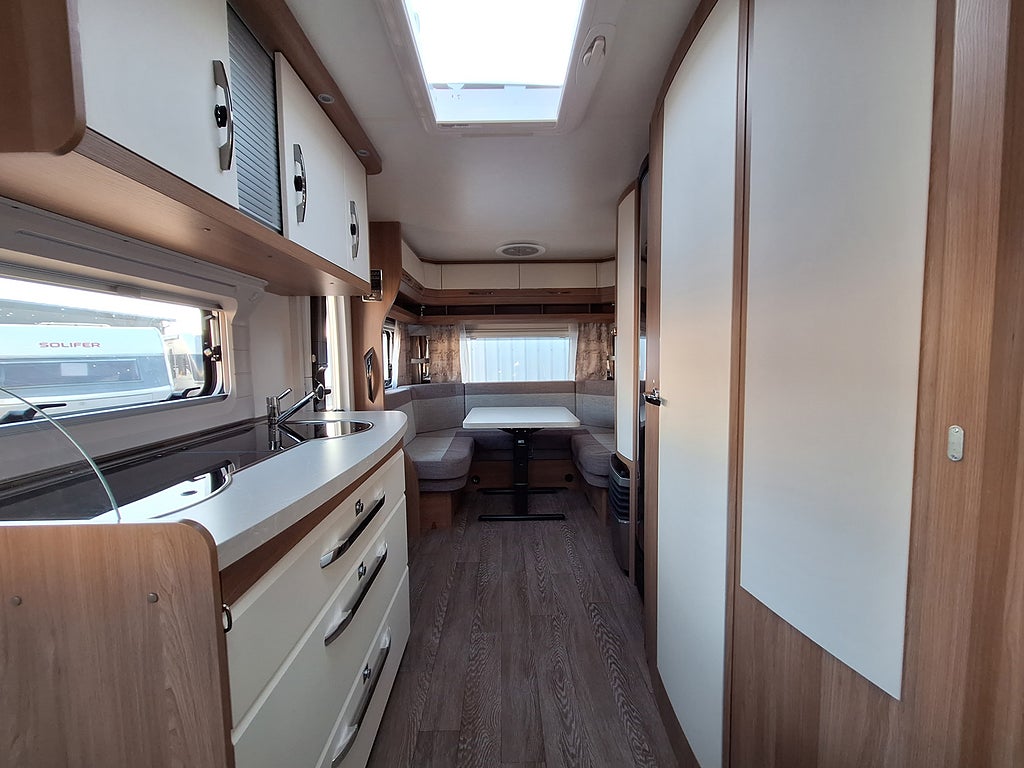 Hobby De Luxe 540 UFf Queenbädd
