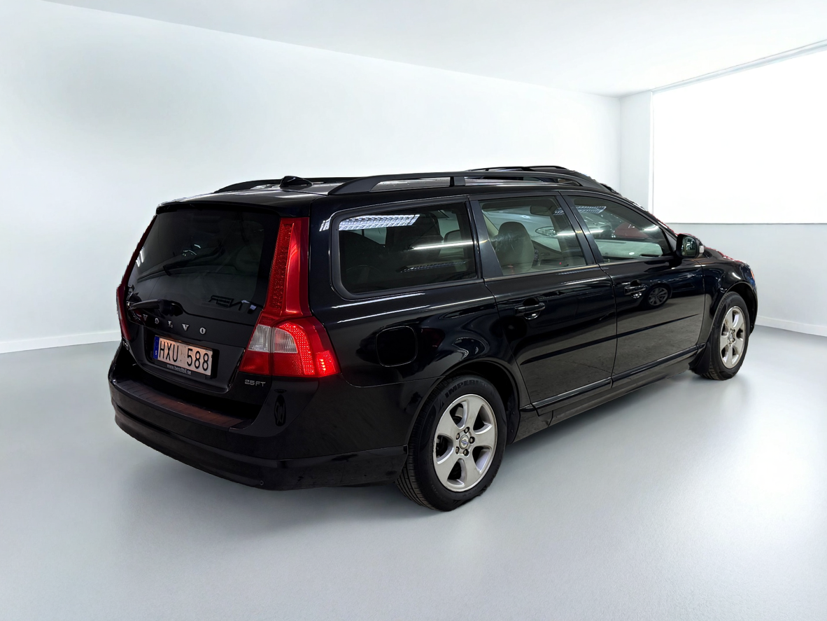 Volvo V70 2.5FT Momentum 200hk 2009, bild 2/41