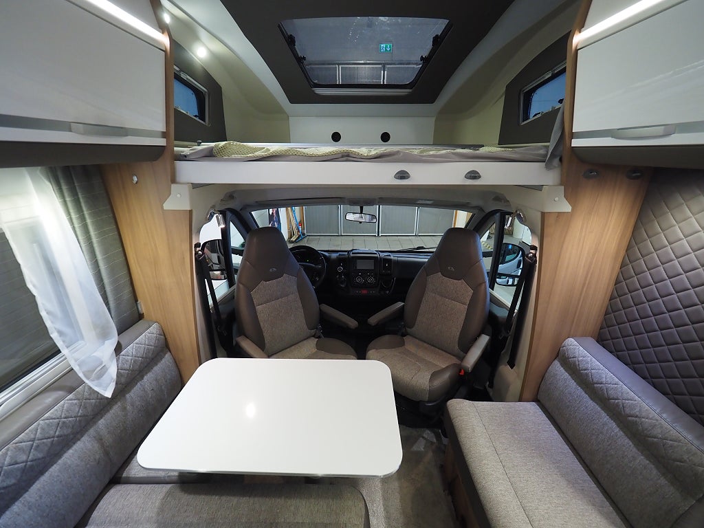 Adria Coral XL 670 SL Plus I 150hk I Dragkrok I Långbäddar I Dragkrok 2019