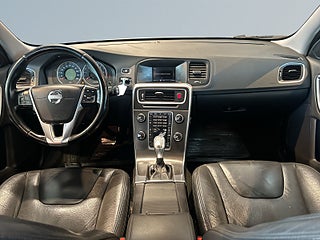 Volvo V60 D4 AWD Aut Momentum Dvärm/Skinn/Drag/Psens/Xenon