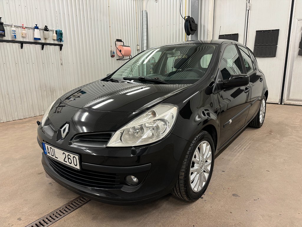 Renault Clio 5-dörrars Halvkombi 1.4 98Hk Ny kamrem m.m