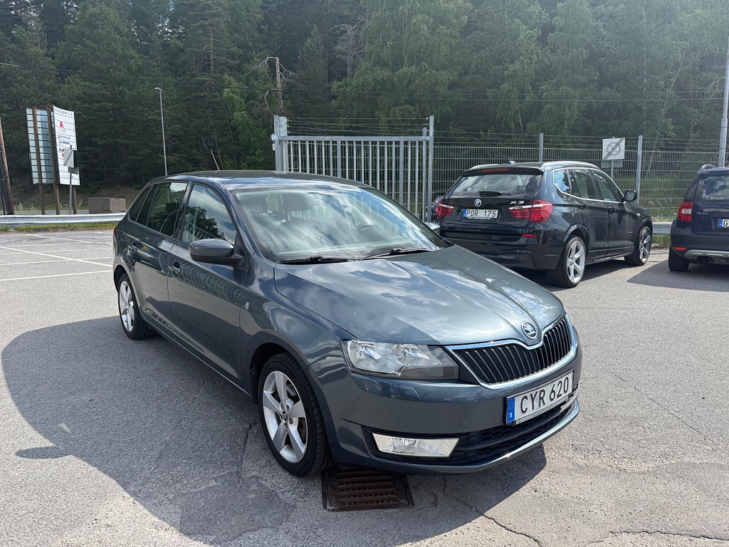 Skoda Rapid Spaceback 1.2 TSI 105hk 13800 mil Nyservad Nybesiktigad
