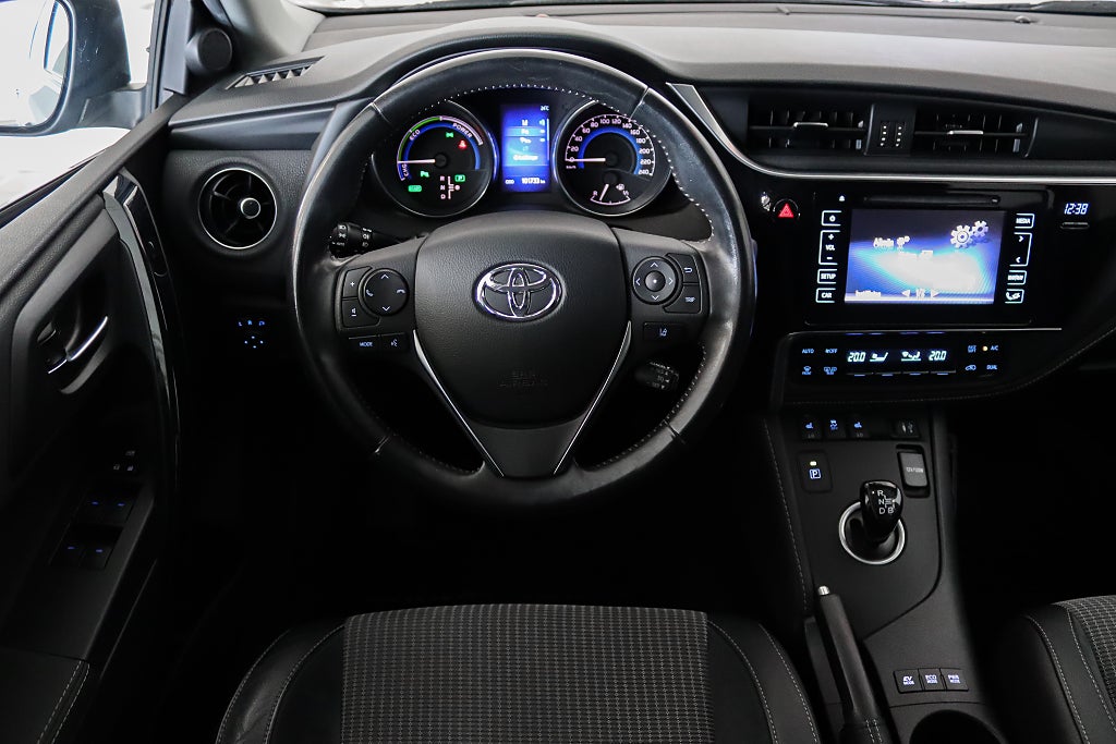 Toyota Auris Touring Sports Hybrid Executive Värmare B-kamera