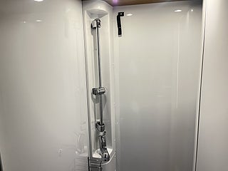 Husbil-halvintegrerad Dethleffs GLOBEBUS PERFORMANCE 4X4 T46 23 av 30