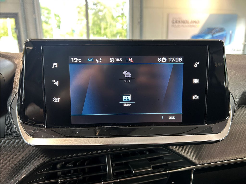 Bild på Peugeot 2008 Active Pack 1.2 PT 130hk Aut - CARPLAY, FARTÅLLARE
