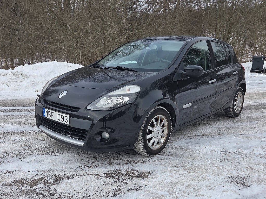 Renault Clio 5-dörrars Halvkombi 1.2 ny bes
