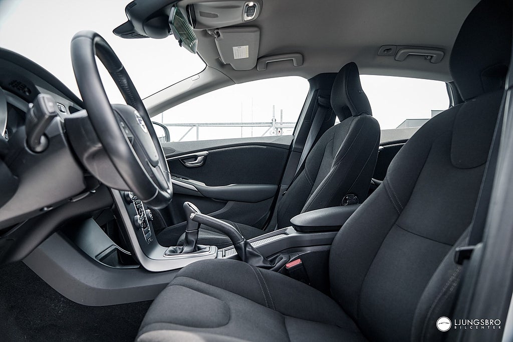 Volvo V40 D2 115hk / Kamrem bytt / Nyservad