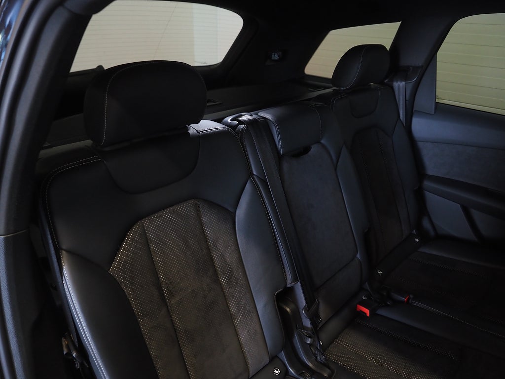 Audi Q7 TDI 272hk S-line  7-sits |Drag|Navi|Kamera|D-värm| 2018