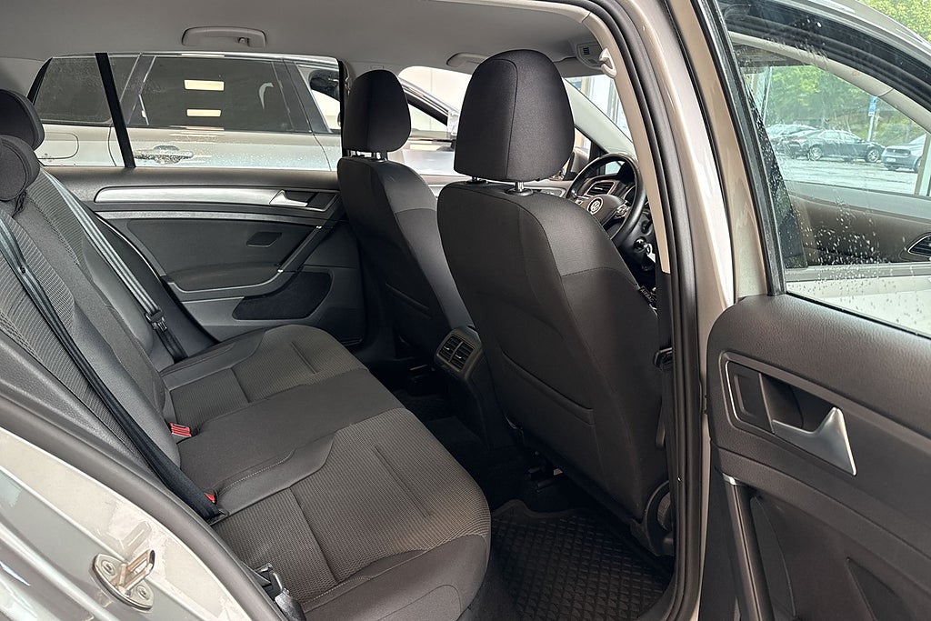 Volkswagen Golf I 5-dörrar 1.4 TSI 125Hk MultiFuel Kamera/Drag/CarPlay