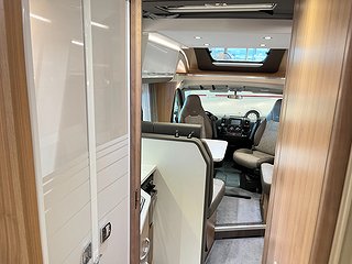 Husbil-halvintegrerad Adria MATRIX PLUS 670 SL 8 av 19