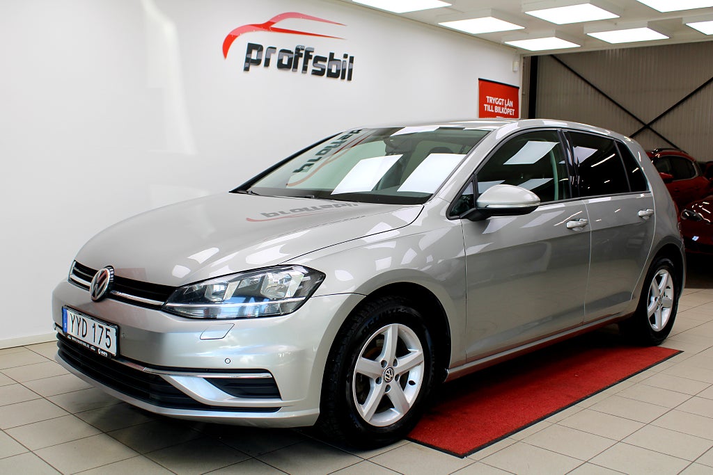 Volkswagen Golf 1.0 TSI Aut Carplay Ny kamrem PDC Fram & Bak 5-dörrar