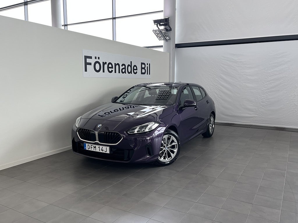 BMW 120 Nav Rattvärme 17" Drive/Park Assist Backkamera 