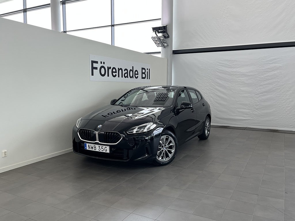 BMW 120 PRIVATLEASING fr. 3.295kr/mån Auto 17" Park Assist 