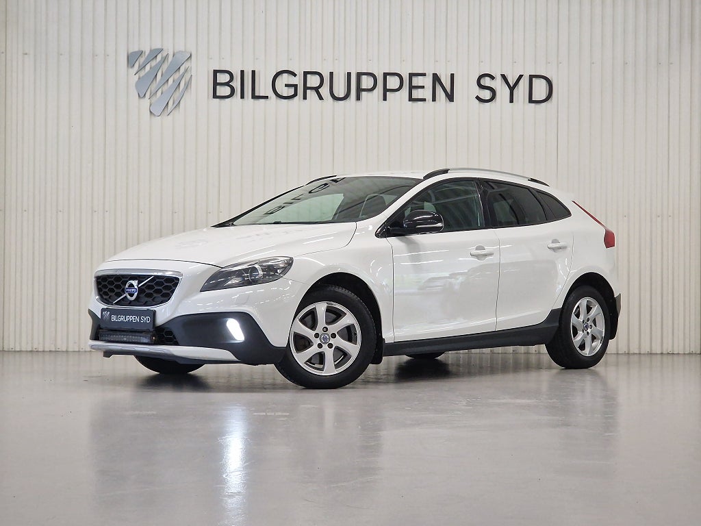 Volvo V40 Cross Country D3 Momentum|Värmare|Nyservad|