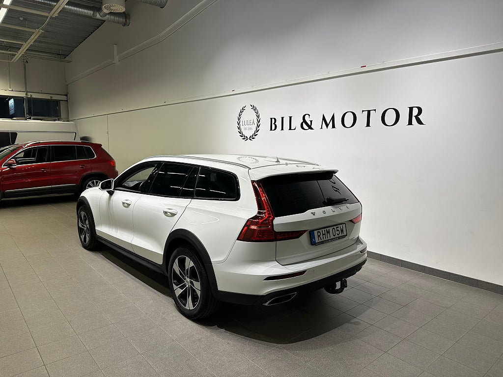 Volvo V60 Cross Country 2020 - miniatyr 2