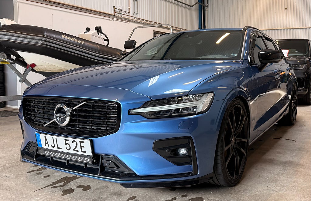 Volvo V60 D4 Geartronic R-Design, Head-up, 20", 360´ kamera