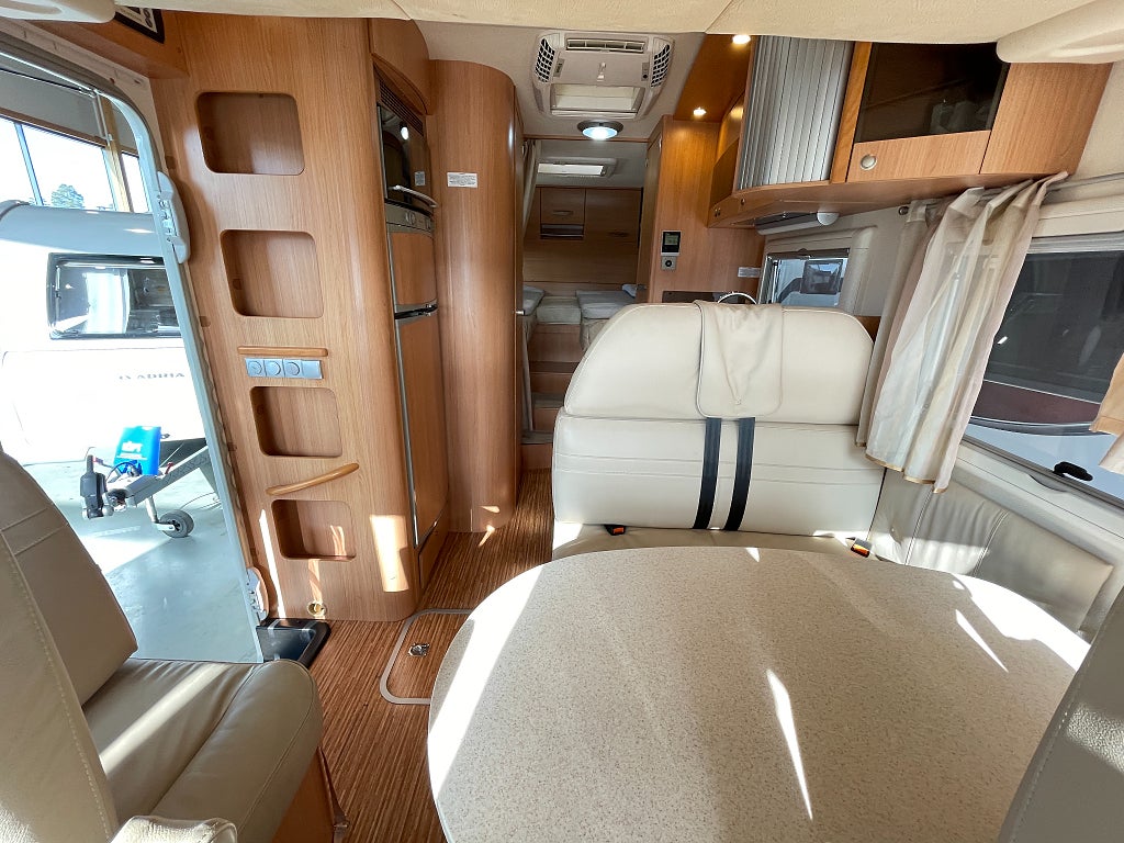 Adria Vision 707 SL /AC bodel/Solcell x2/Ugn/Taksäng/Långbäddar/Fint s - Adria