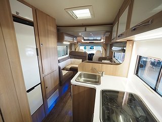 Husbil-halvintegrerad Ci 74 XT 8 av 20