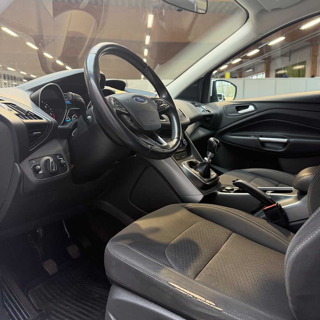 Ford Kuga *HÖSTREA*2.0 TDCi AWD 150HK Värmare