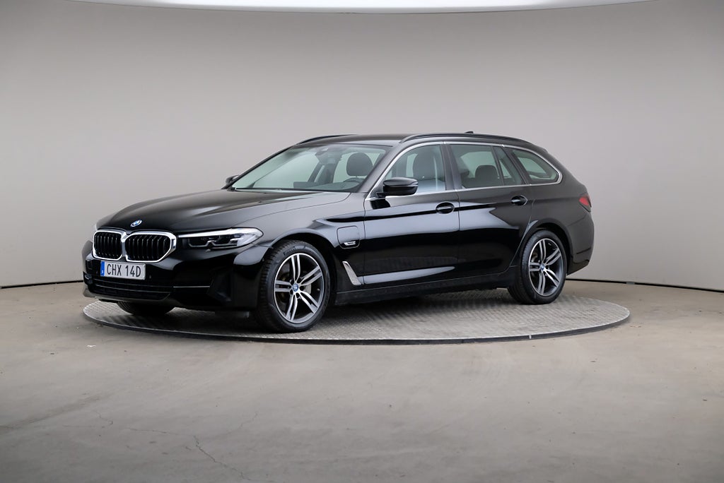 BMW 530e 5 xDrive Touring Connected Drag