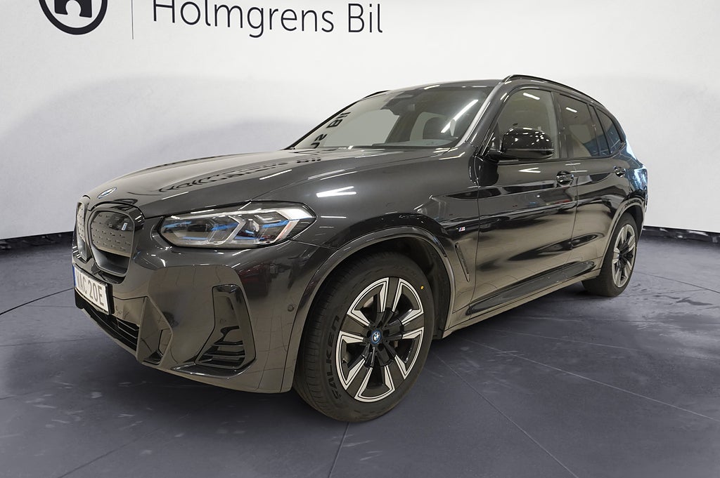BMW iX3 4,95% ränta M-Paket Laserljus Dragkrok Elstolar Minne Panorama