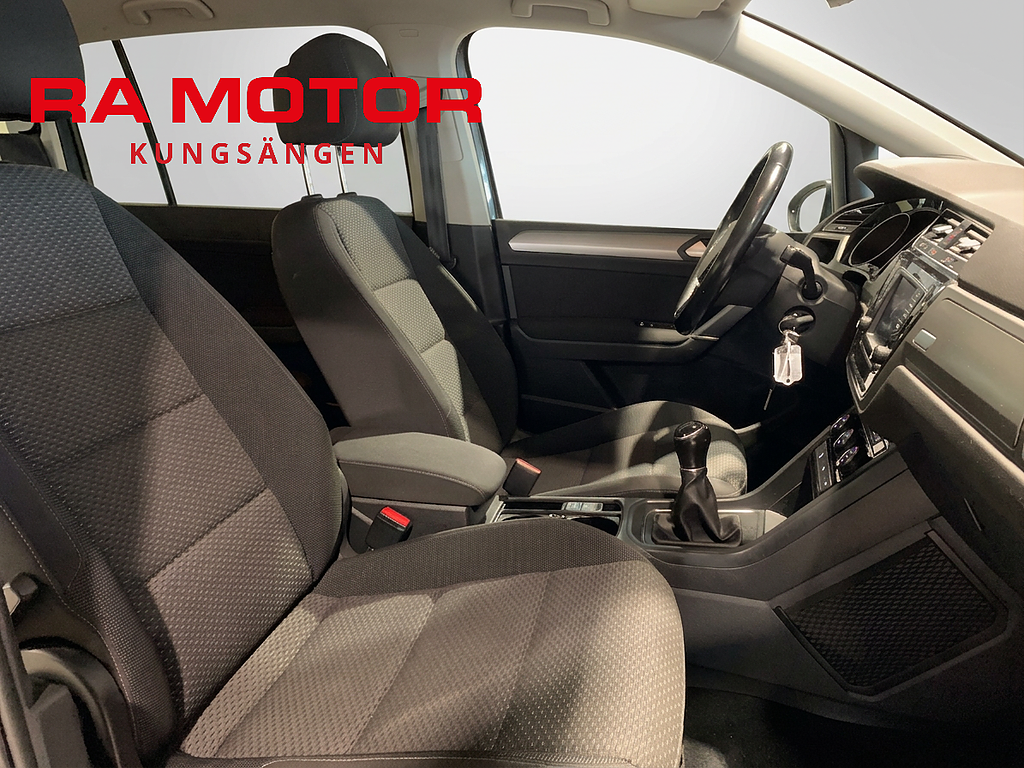 Volkswagen Touran 1.4 TSI, 150hk | Drag | Kamera | 7-sits | Värmare 2017