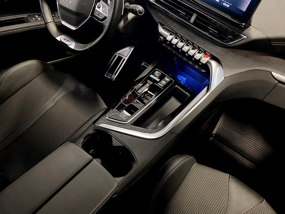 Bild på Peugeot 5008 GT 1.2 PT 130hk Aut B-KAMERA CARPLAY
