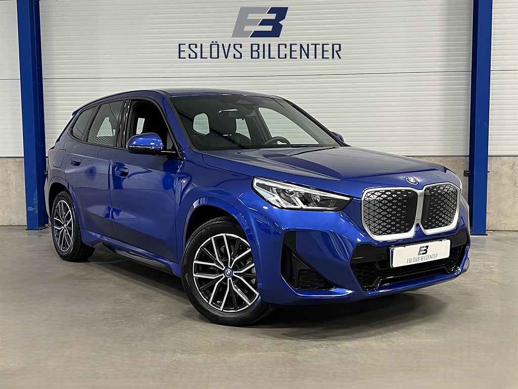 BMW iX1 xDrive30 306 HK / M Sport / harman kardon / Shadow line / Drag /