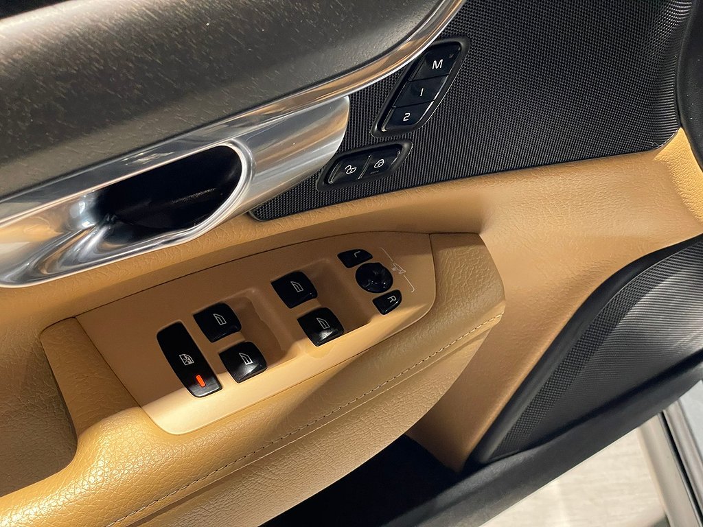 Volvo V90 Cross Country D4 AWD Momentum SKINN NAV VÄRMARE 2019