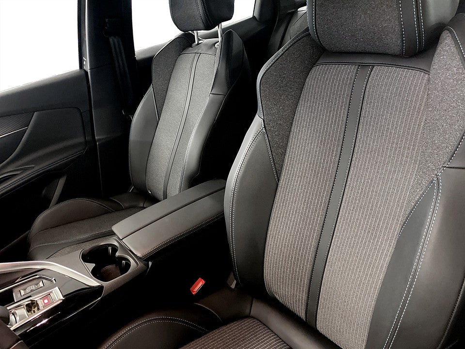 Bild på Peugeot 3008 Active Hybrid 225hk Aut - B-KAMERA, CARPLAY