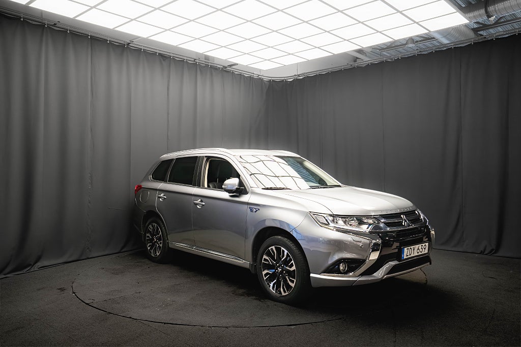 Mitsubishi Outlander PHEV AWD BUSINESS LÄDER DRAG 360° ELSTOL