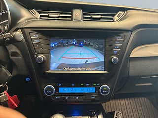 Toyota Avensis Kombi 1.8 Active Dragkrok Backkamera Mvärmare S&V-däck
