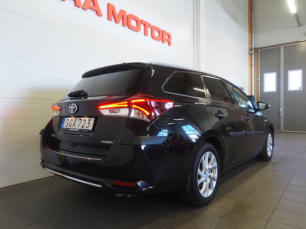 Toyota Auris Touring Sports Hybrid e-CVT Active 136hk | Bluetooth | 2018