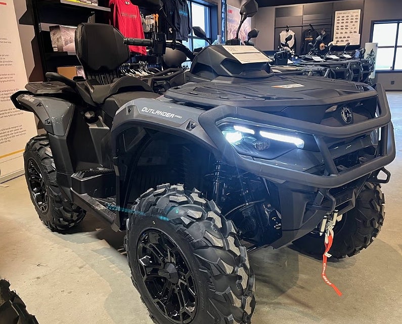 Can-Am DEMO Outlander MAX PRO XU T HD8 Granite Grey T3b - 60km/h 