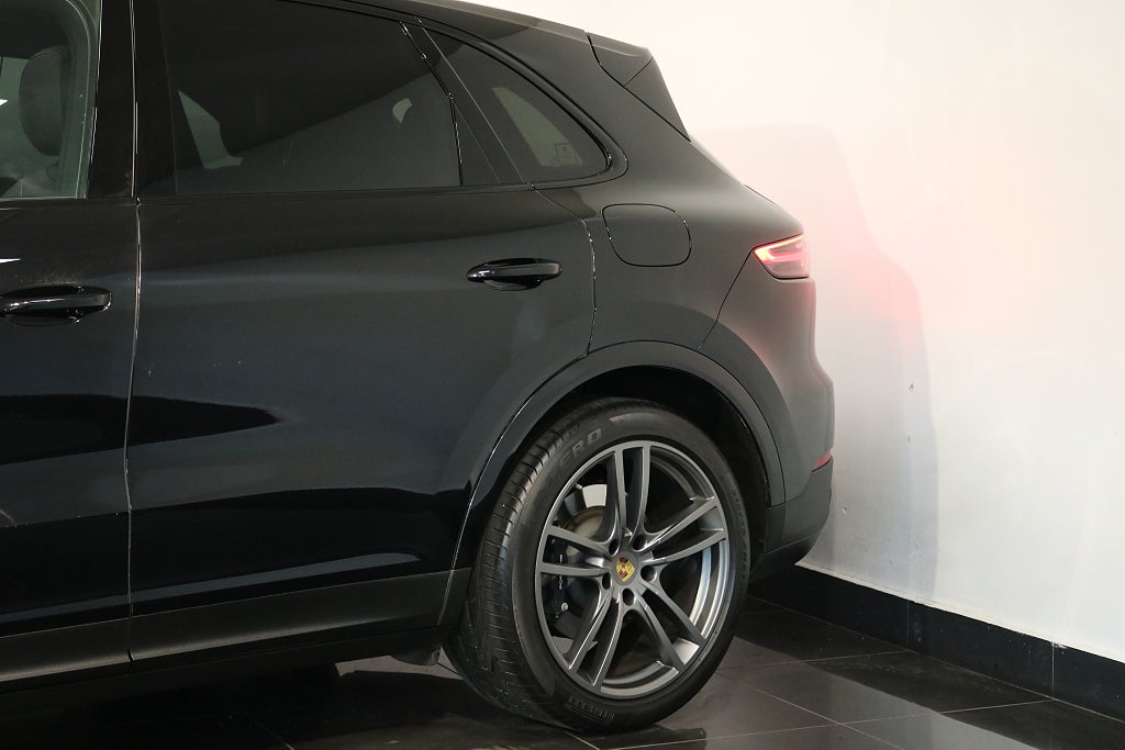 Porsche Cayenne 2022 - miniatyr 25