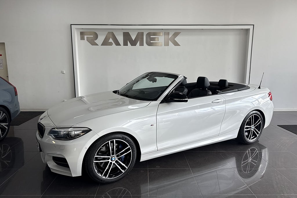 BMW M240I xDrive Convertible Kamera HK Ljud MPerformance Broms