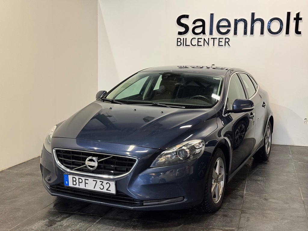 Volvo V40 D2 Powershift / S&VINTER-HJUL / M-Värmare / Automat 