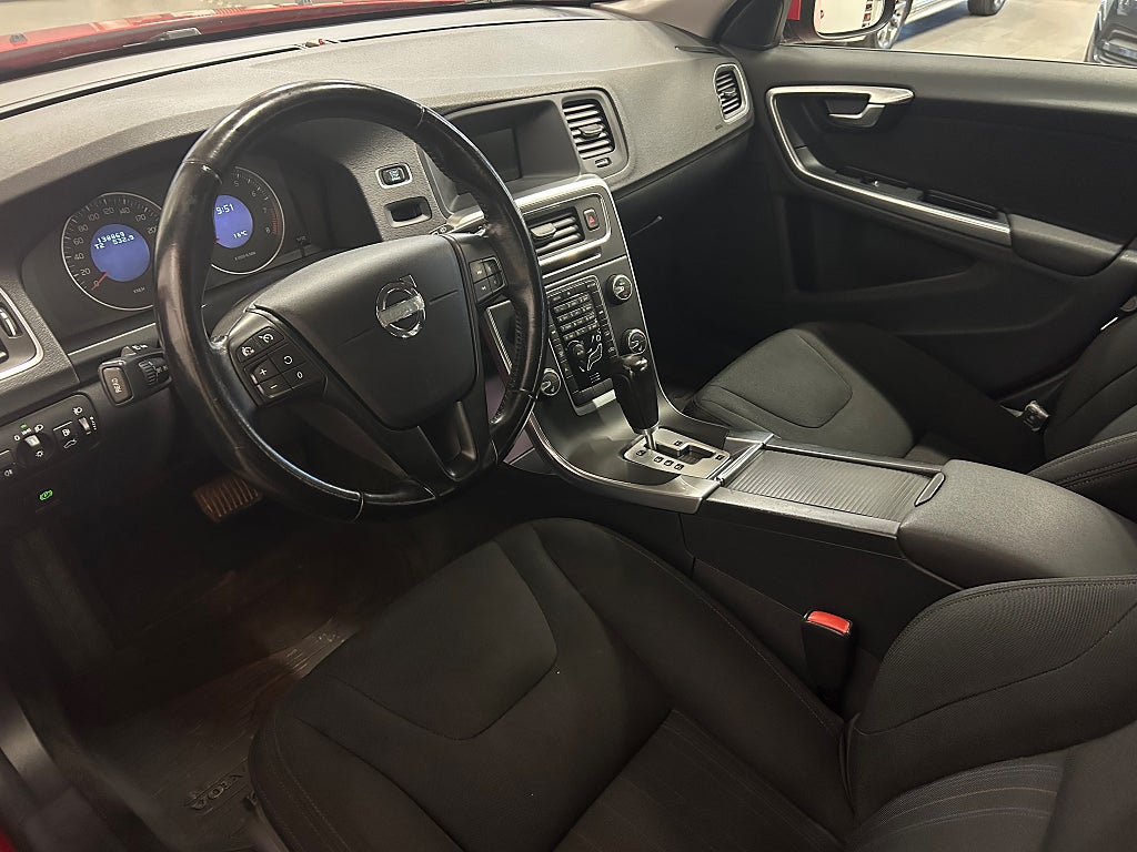 Volvo V60 T4F 180hk Aut Kinetic |Drag|Värmare|Keyless| 2012