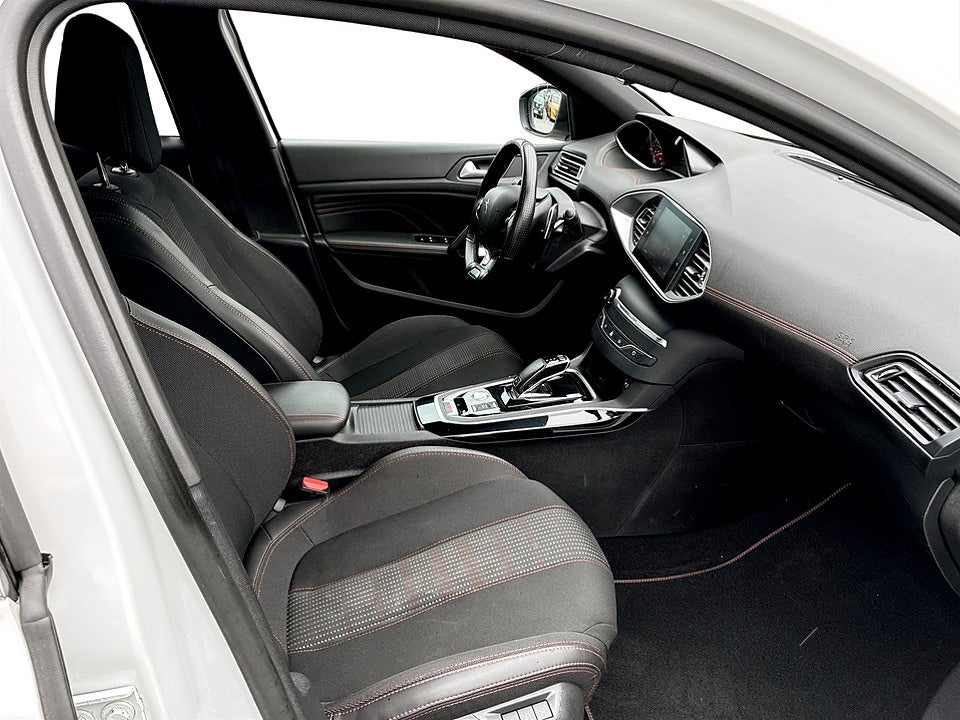 Bild på Peugeot 308 5D GT-Line 1.2 PT 130hk Aut CARPLAY
