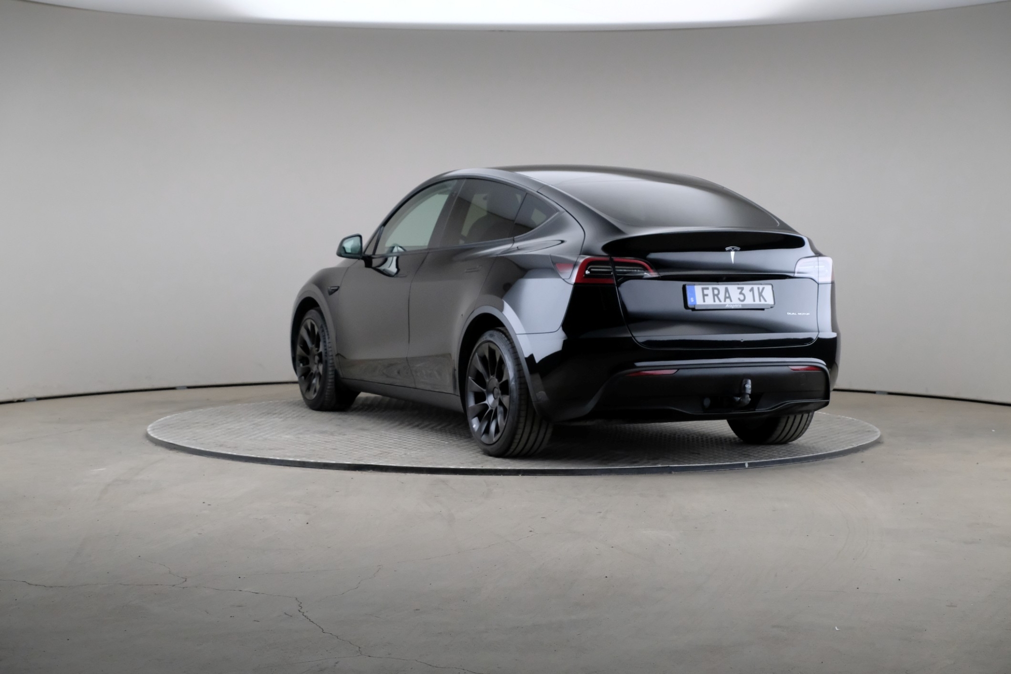 Tesla Model Y 2023, bild 2/10