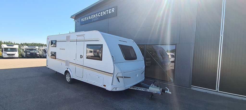 Weinsberg 550 UK Caraone "solceller, tv-antenn, dubbla tv-hållare"