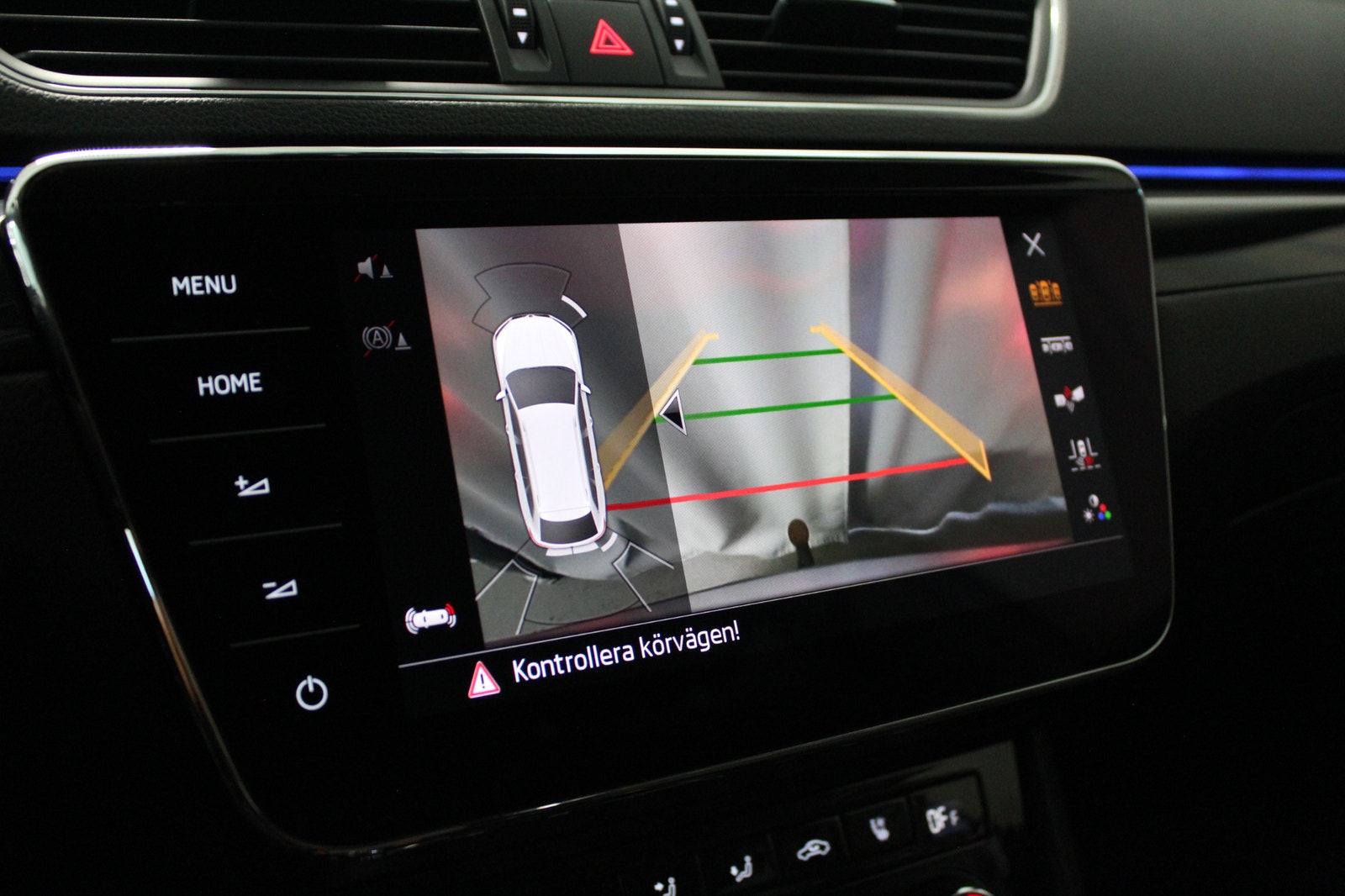 Skoda Superb 2.0 TDI 4x4 SCR Business Edition, L&K, Drag, Värmare 2019 - miniatyr 27