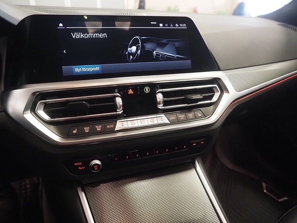 BMW 330e xDrive 292hk Touring  M-Sport |Drag|Navi|Kamera| 2021