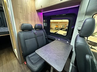 Husbil-halvintegrerad Volkswagen Crafter 177HK AUT AWD 5 av 18