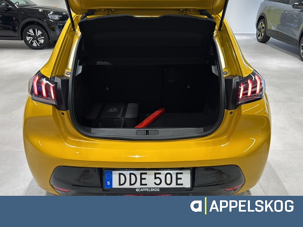 Peugeot E-208 Allure 50 kWh Electric |RÄNTA 3,99%|V-HJUL INGÅR| thumbnail