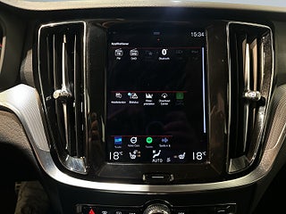 Volvo V60 Recharge T6 AWD R-Design Drag Pvärm Skinn Kamera SoV – bild 15