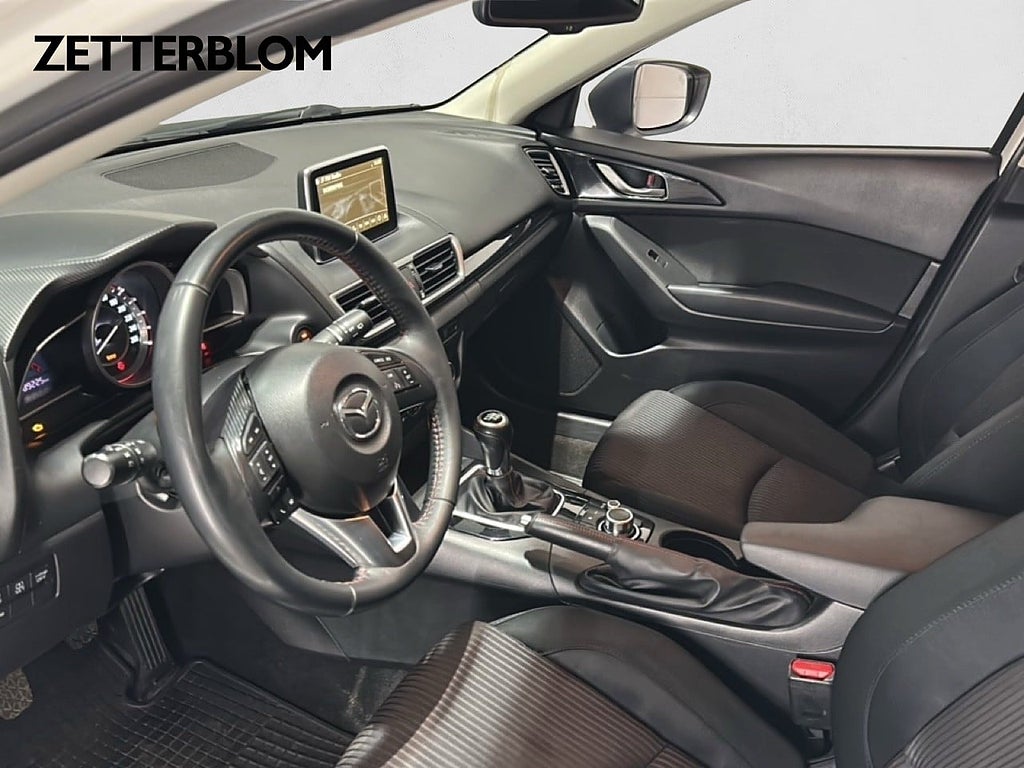 Halvkombi Mazda 3 8 av 21