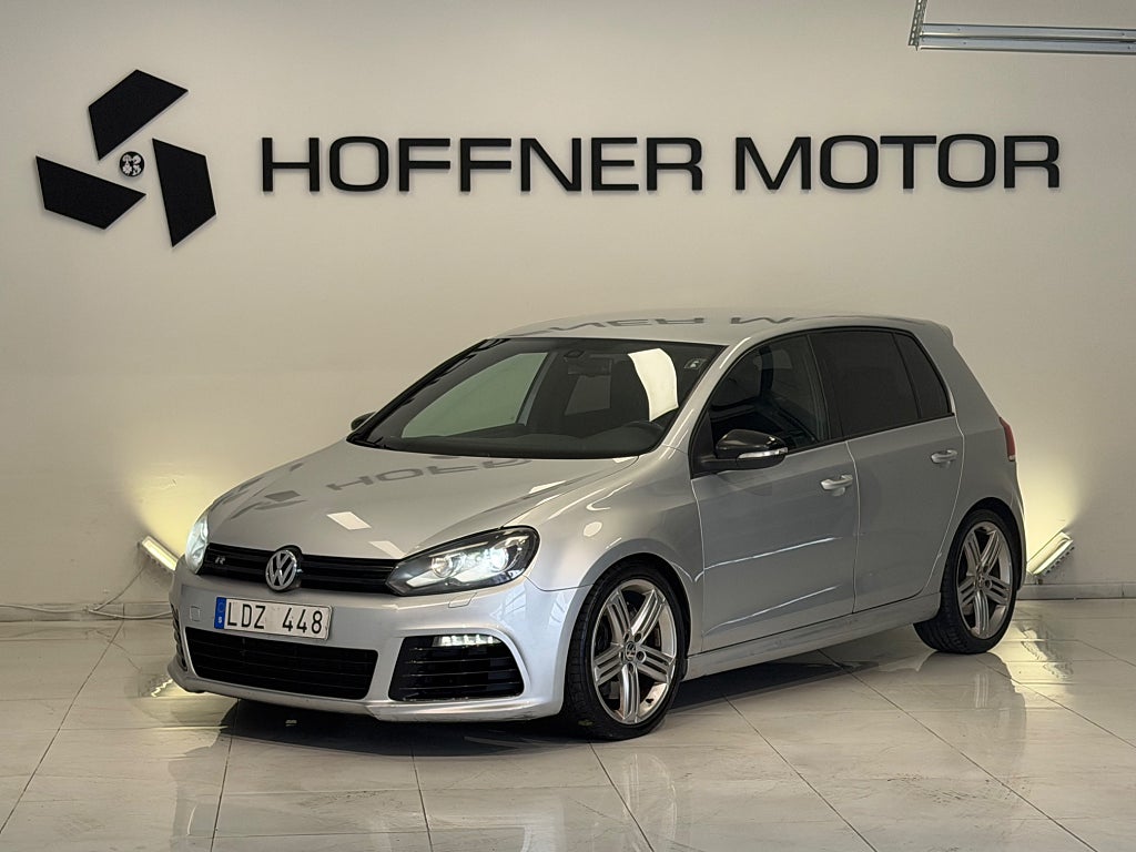 Volkswagen Golf 5-dörrars R 2.0 TSI 4Motion R CarPlay B-Tooth Paddlar