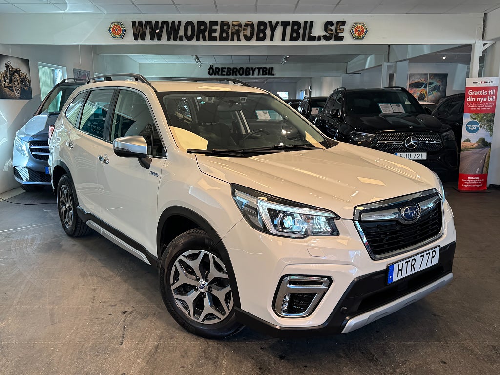 Subaru Forester e-Boxer Lineartronic Drag M-värmare B-kamera Carplay 