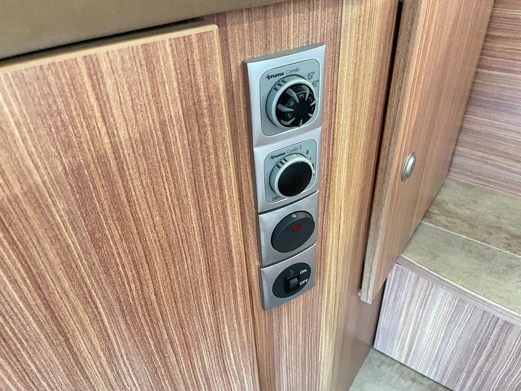 Bürstner Travel Van T 620 /B-körkort/AC bodel/Backkamera/EL-Patron/Fint s - Bürstner